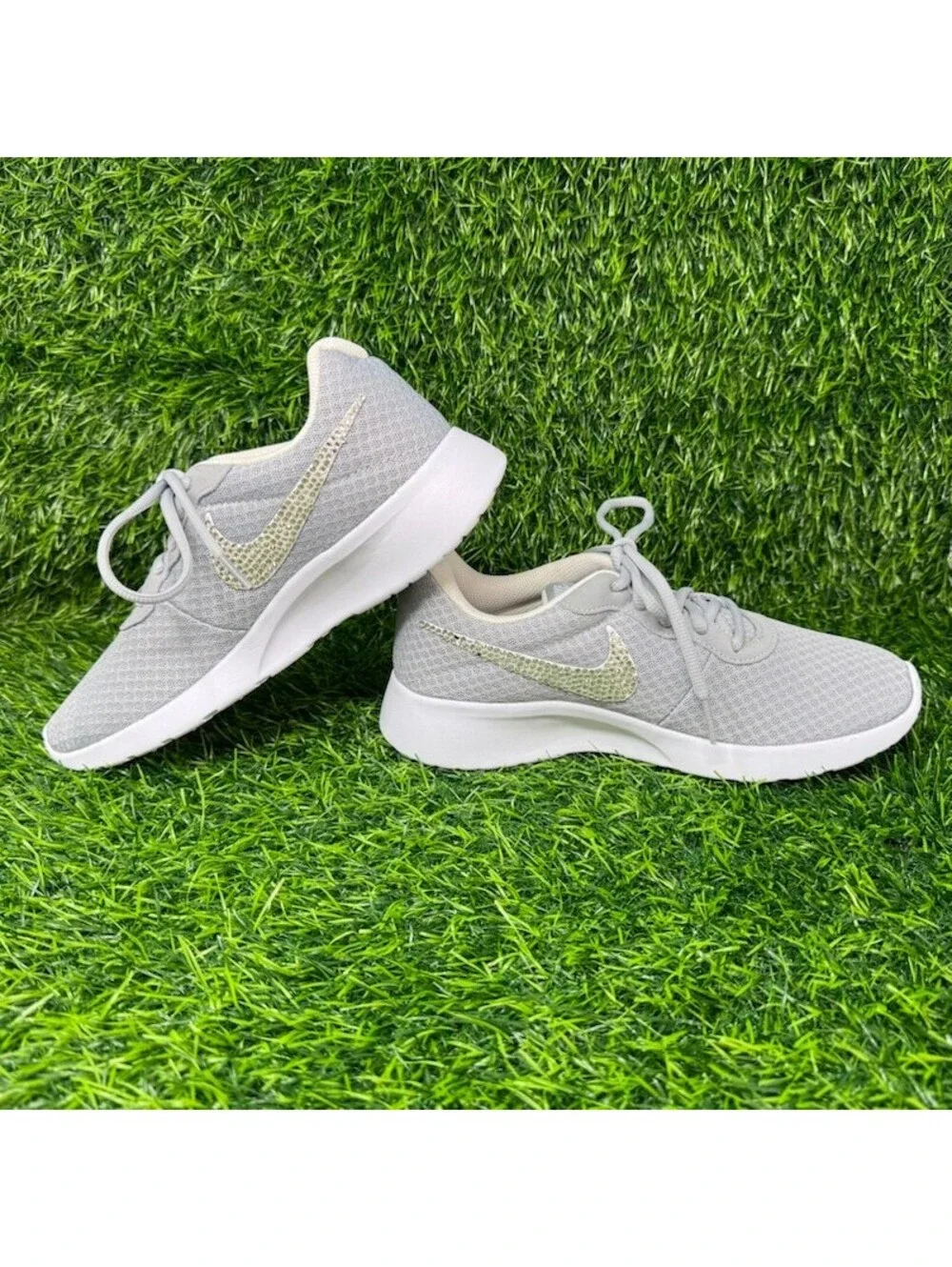 Nike Tanjun Running Sneakers 812655-010 Womens 8 Gray Mesh Lightweight 2238